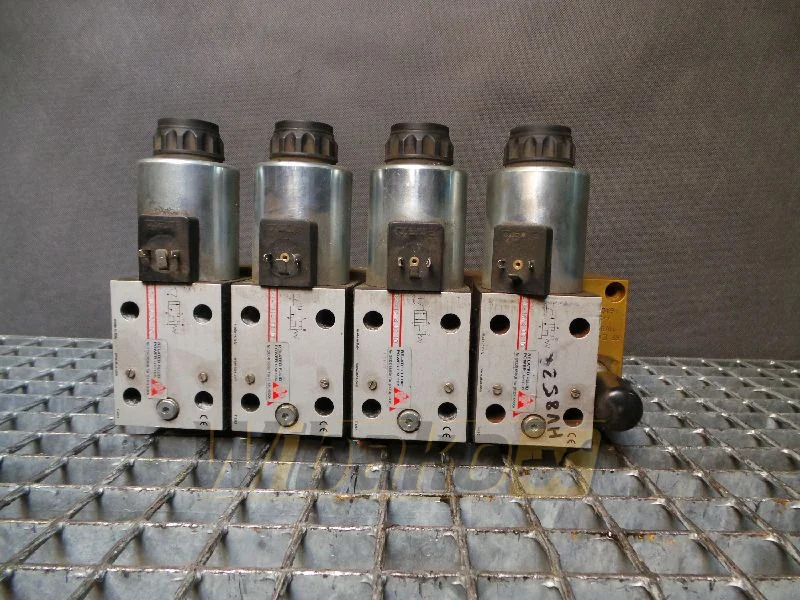 RFP DKE1614DC10 E-4 - Válvula hidráulica por Máquina de construção: foto 1 RFP DKE1614DC10 E-4 - Válvula hidráulica por Máquina de construção: foto 1
