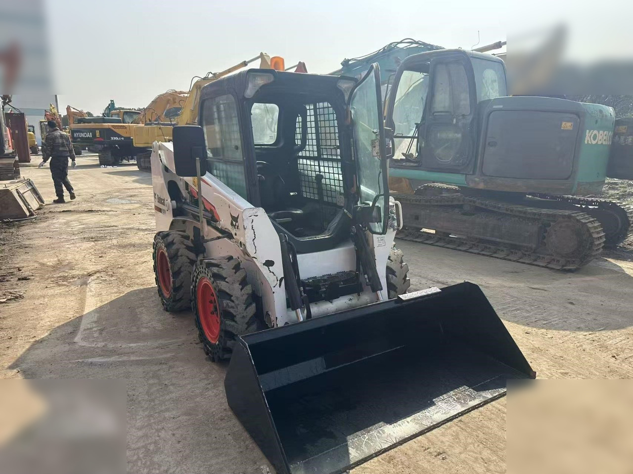 BOBCAT S550 - Mini pá carregadora: foto 2 BOBCAT S550 - Mini pá carregadora: foto 2