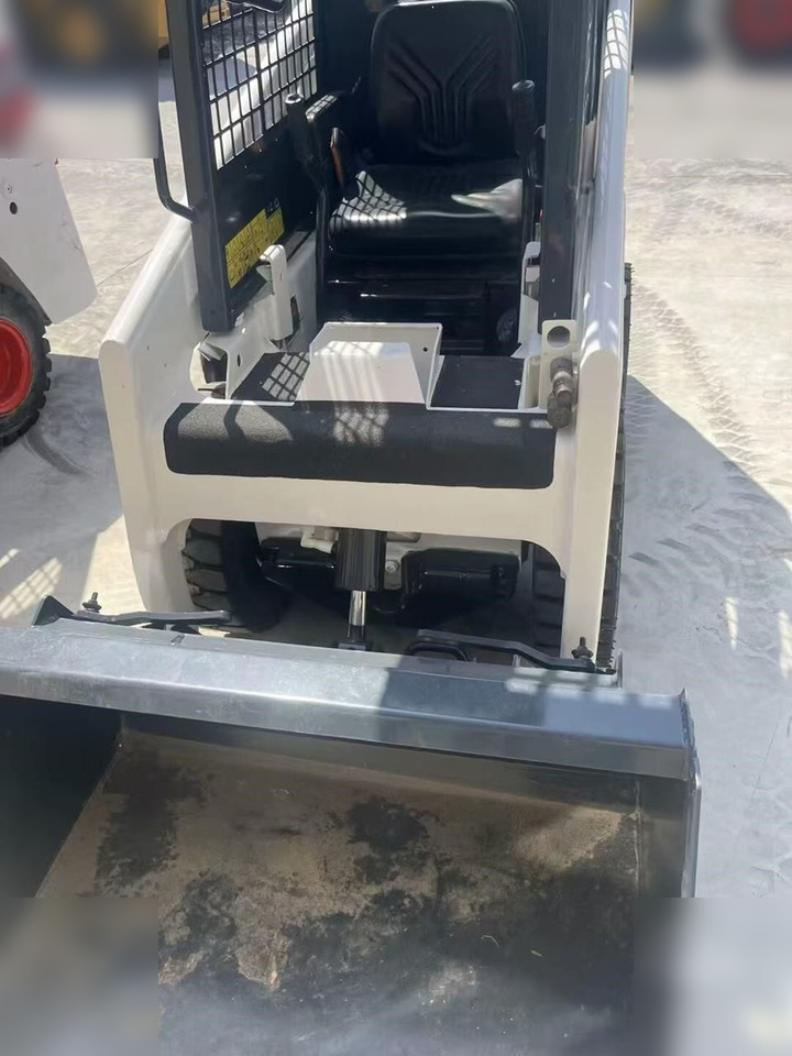 Mini pá carregadora BOBCAT S70: foto 17
