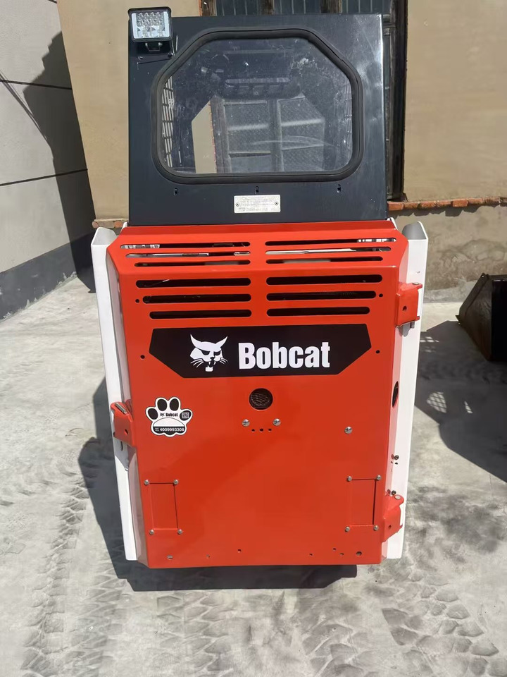 BOBCAT S730 - Mini pá carregadora: foto 2 BOBCAT S730 - Mini pá carregadora: foto 2