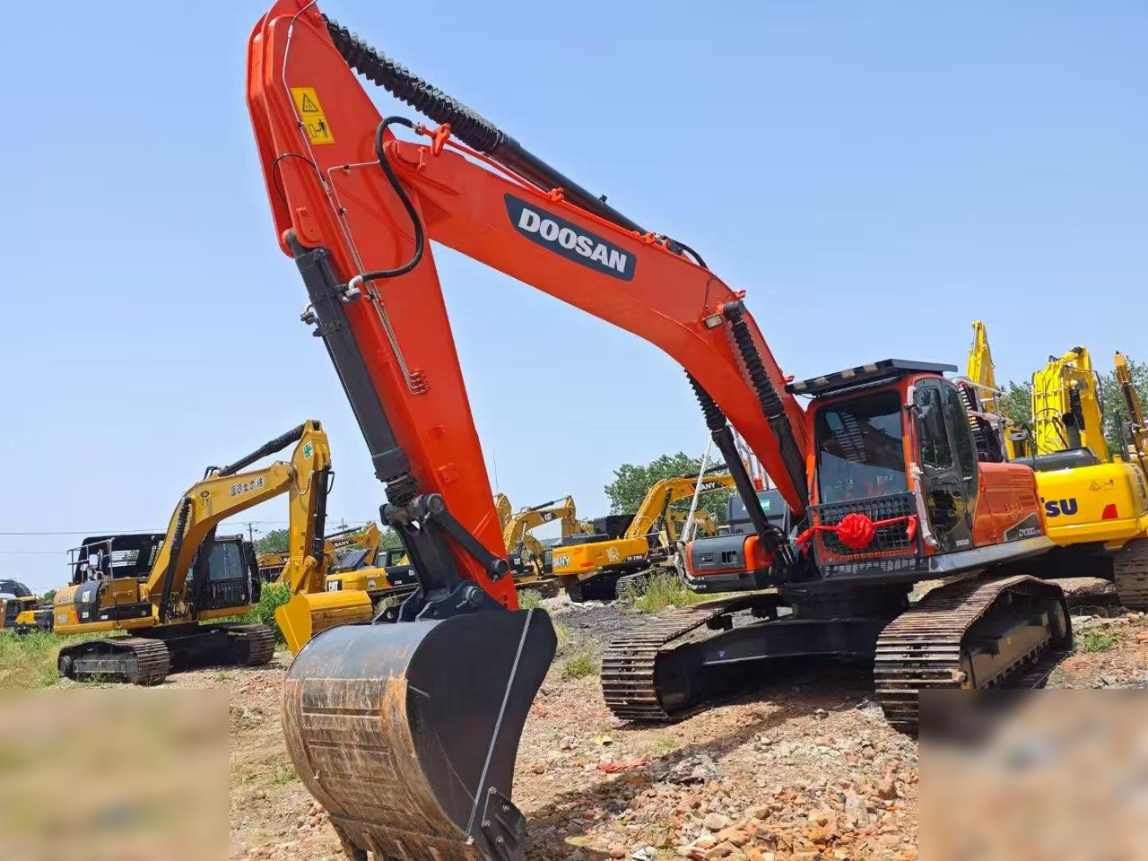 DOOSAN DX300 LC - Escavadora de rastos: foto 1 DOOSAN DX300 LC - Escavadora de rastos: foto 1