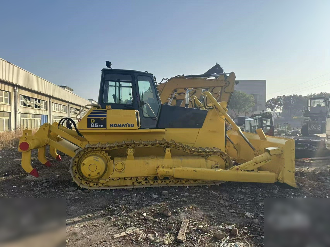 KOMATSU D85EX-18 - Buldôzer: foto 1 KOMATSU D85EX-18 - Buldôzer: foto 1