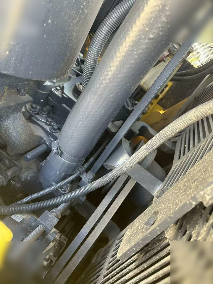 Buldôzer KOMATSU D85EX-18: foto 8
