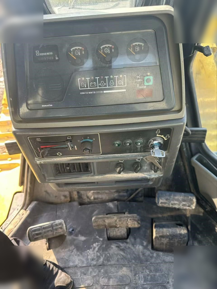 Buldôzer KOMATSU D85EX-18: foto 13