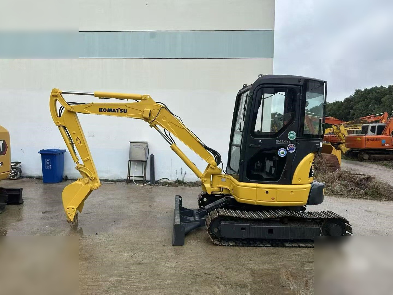 KOMATSU PC35MR - Mini escavadeira: foto 1 KOMATSU PC35MR - Mini escavadeira: foto 1