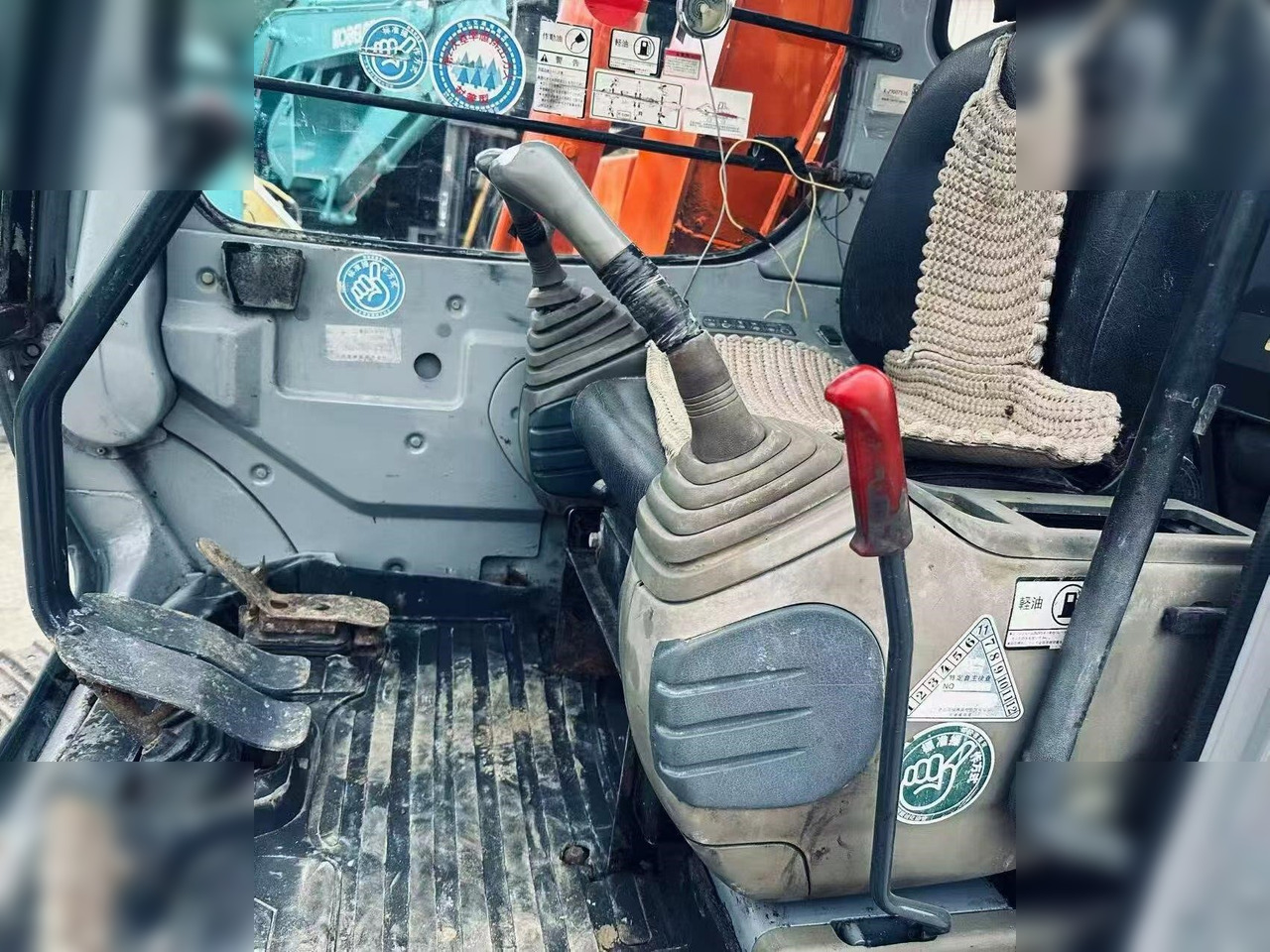 KOMATSU PC60 LC-5 - Escavadora de rastos: foto 4 KOMATSU PC60 LC-5 - Escavadora de rastos: foto 4