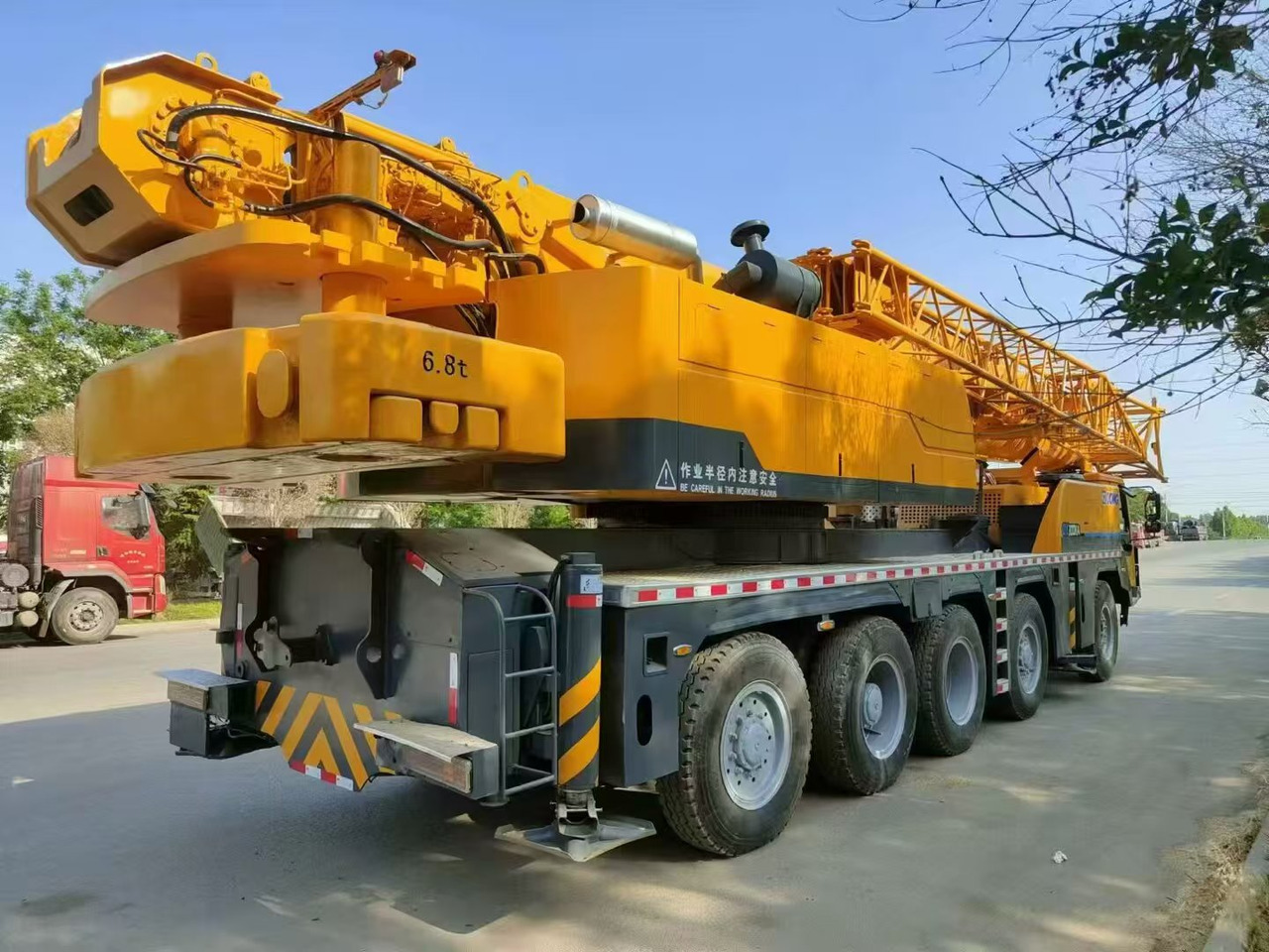 XCMG 100-ton - Grua móvel: foto 2 XCMG 100-ton - Grua móvel: foto 2