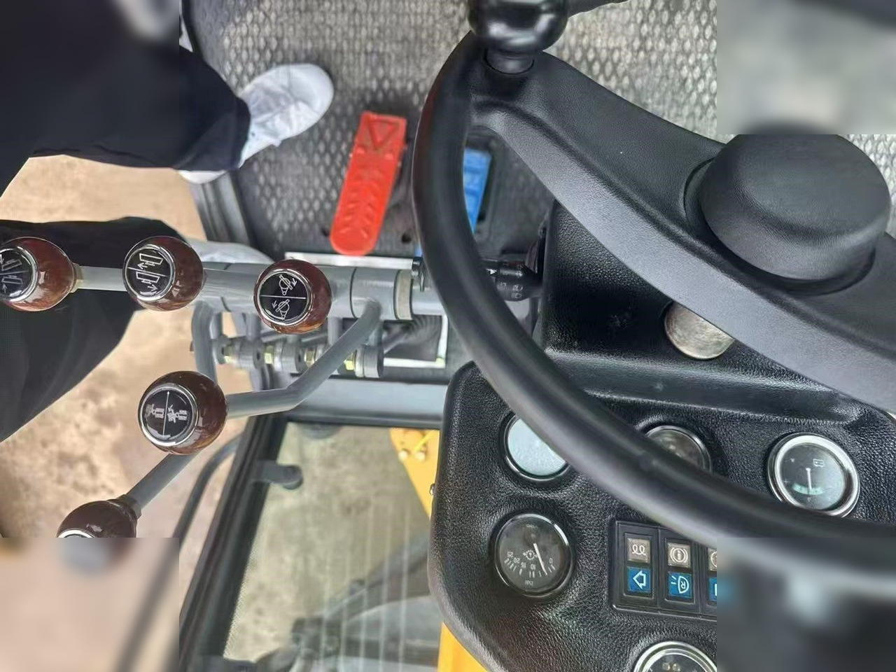Motoniveladora XCMG GR2153: foto 14
