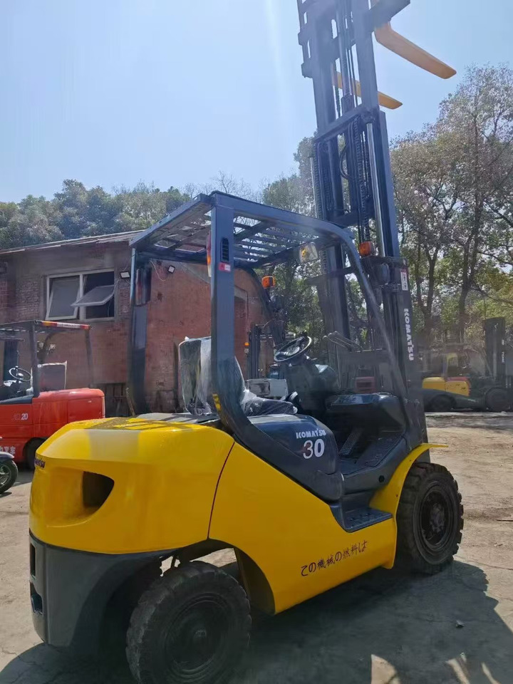 Komatsu FD50 - Empilhadeira a diesel: foto 3 Komatsu FD50 - Empilhadeira a diesel: foto 3