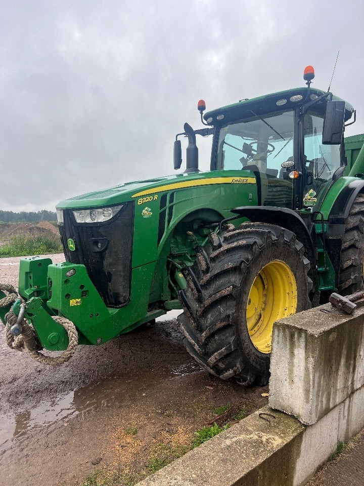 John Deere 8320R - Trator: foto 1 John Deere 8320R - Trator: foto 1