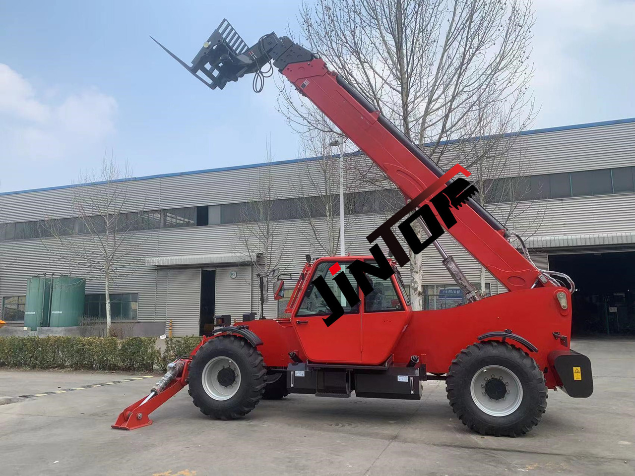 14Ton Telehandler with CUMMINS Engine - Empilhador telescópico: foto 2 14Ton Telehandler with CUMMINS Engine - Empilhador telescópico: foto 2