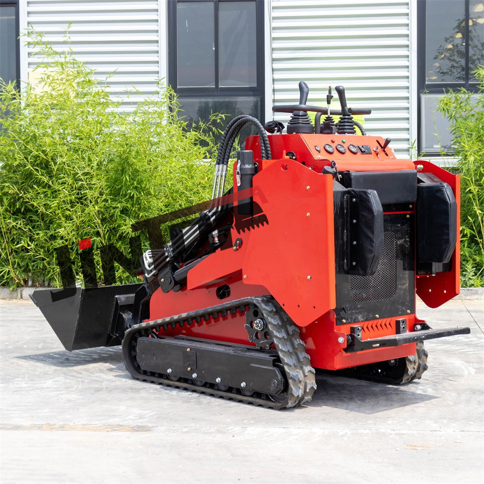 Powerful skid steer loader with different attachments - Mini pá carregadora: foto 4 Powerful skid steer loader with different attachments - Mini pá carregadora: foto 4