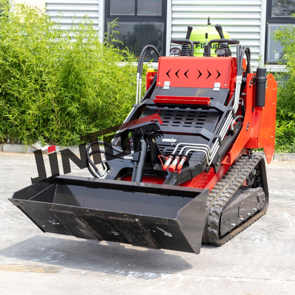 Powerful skid steer loader with different attachments - Mini pá carregadora: foto 2 Powerful skid steer loader with different attachments - Mini pá carregadora: foto 2