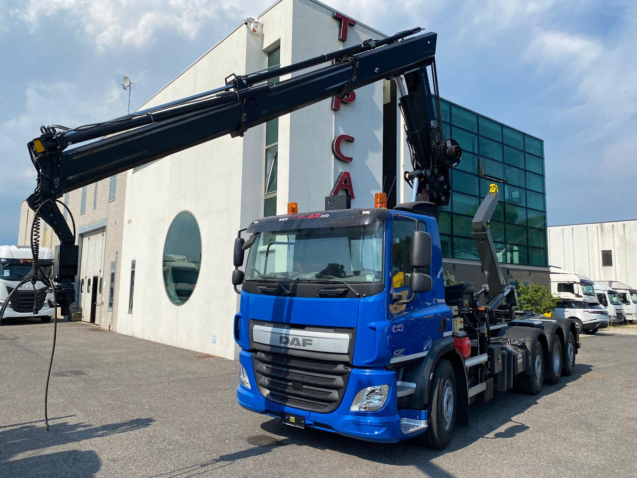DAF CF 400 - Camião transportador de contêineres/ Caixa móvel: foto 1 DAF CF 400 - Camião transportador de contêineres/ Caixa móvel: foto 1