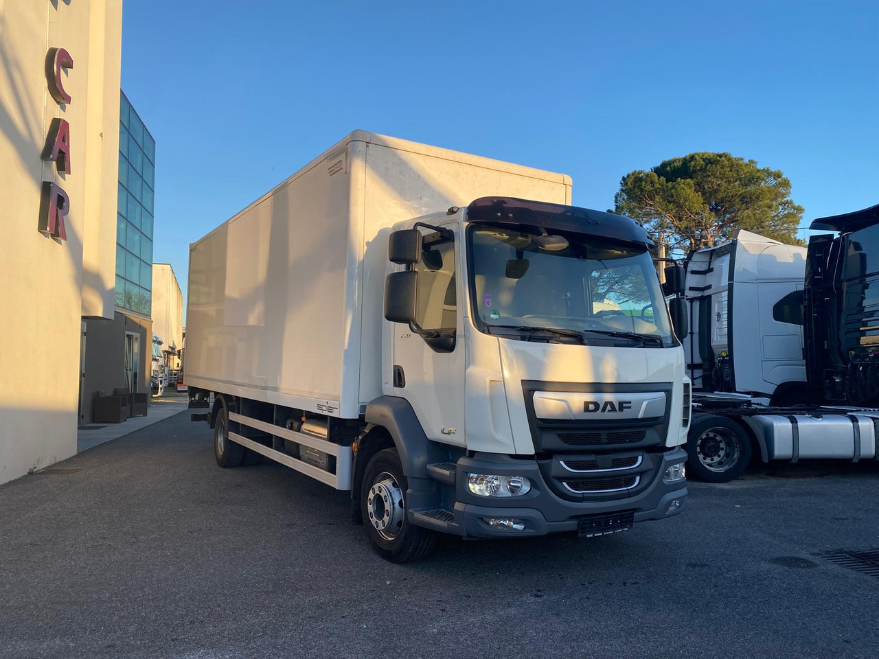DAF LF 260 FA - Camião furgão: foto 3 DAF LF 260 FA - Camião furgão: foto 3