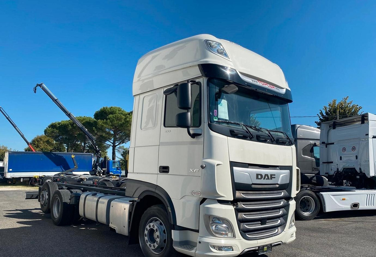 DAF XF 480 FT FULL PNEUMATIC 2019 - Camião chassi: foto 3 DAF XF 480 FT FULL PNEUMATIC 2019 - Camião chassi: foto 3