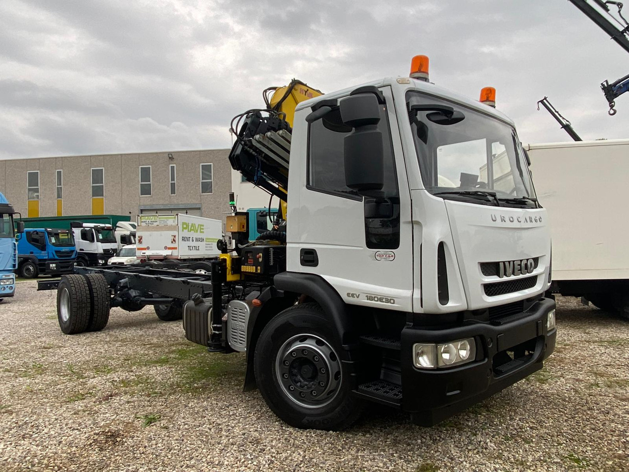 IVECO 180E30 - Camião chassi: foto 2 IVECO 180E30 - Camião chassi: foto 2