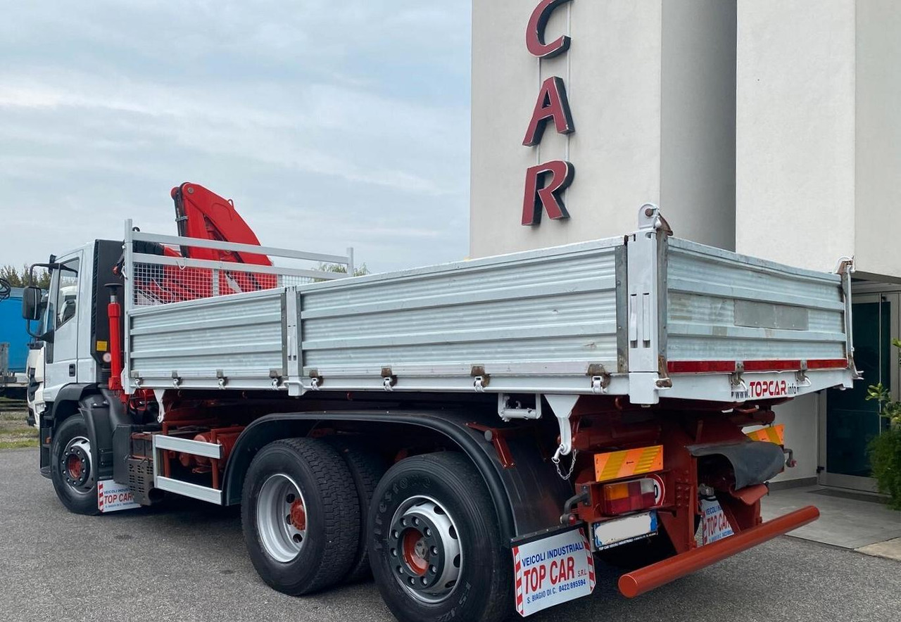 IVECO 440E38 RIBALTABILE TRILATERALE E GRU FASSI - Camião de caixa aberta/ Plataforma, Camião grua: foto 5 IVECO 440E38 RIBALTABILE TRILATERALE E GRU FASSI - Camião de caixa aberta/ Plataforma, Camião grua: foto 5