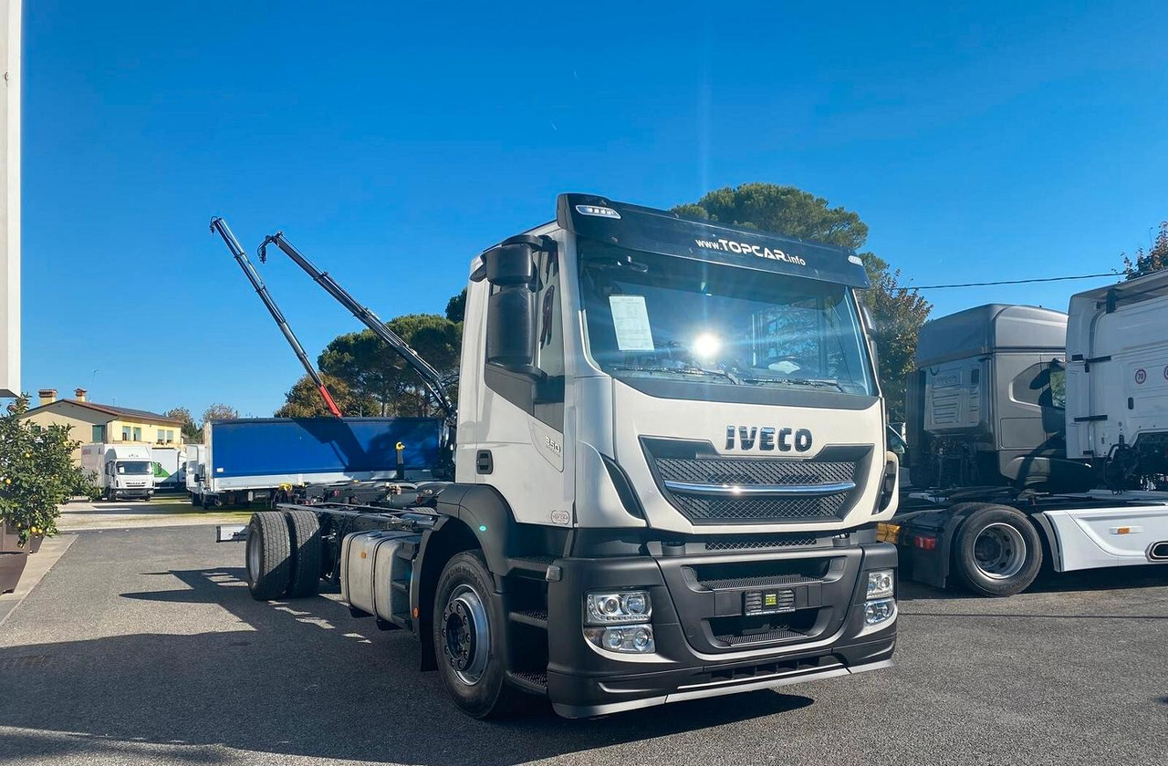 IVECO AD190S36 MOTRICE 2 ASSI TELAIO 2017 - Camião chassi: foto 3 IVECO AD190S36 MOTRICE 2 ASSI TELAIO 2017 - Camião chassi: foto 3