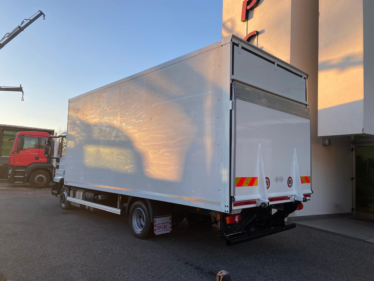 IVECO EUROCARGO 75E19 - Camião furgão: foto 4 IVECO EUROCARGO 75E19 - Camião furgão: foto 4