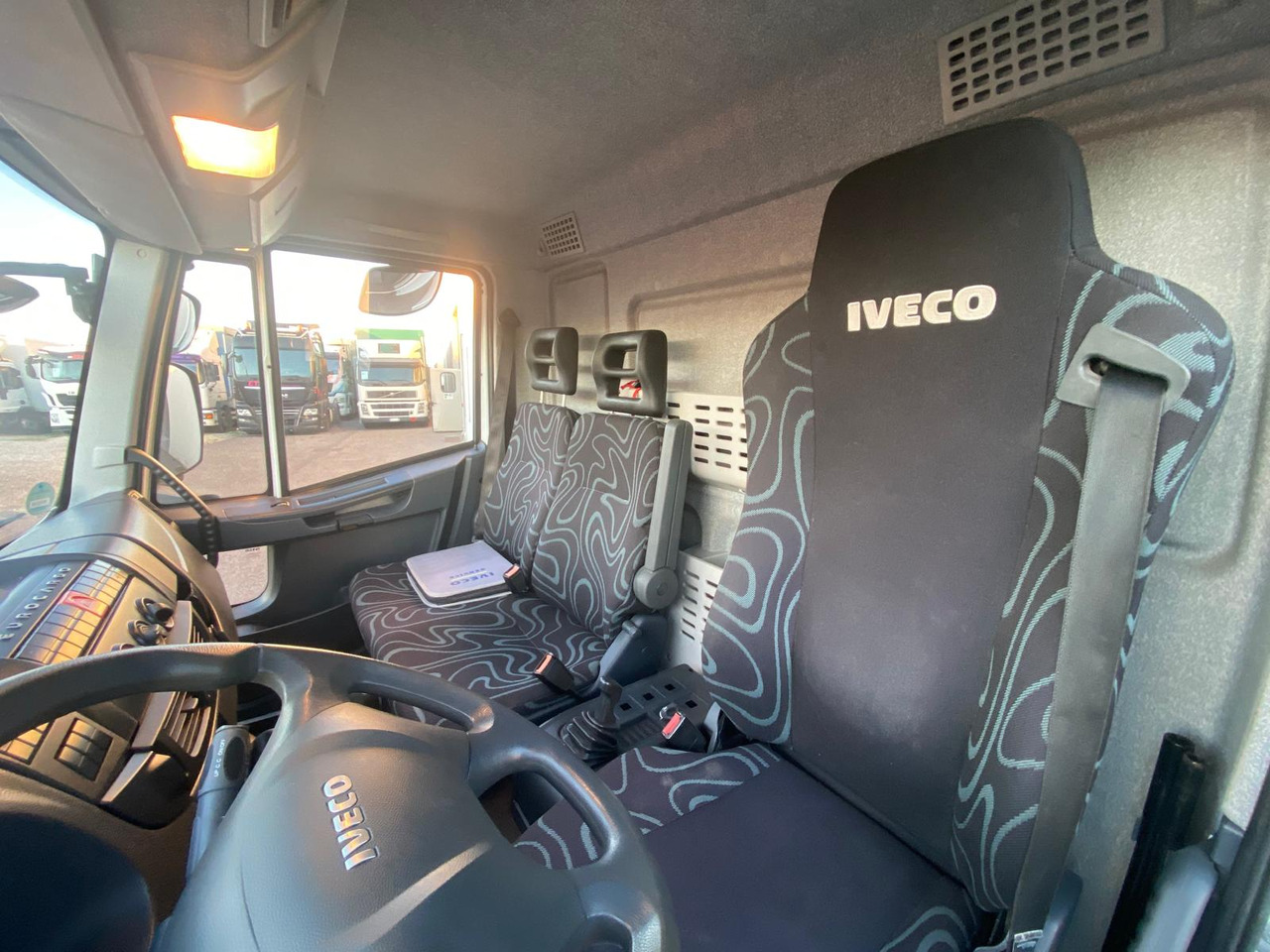 IVECO EUROCARGO 75E19 - Camião furgão: foto 5 IVECO EUROCARGO 75E19 - Camião furgão: foto 5