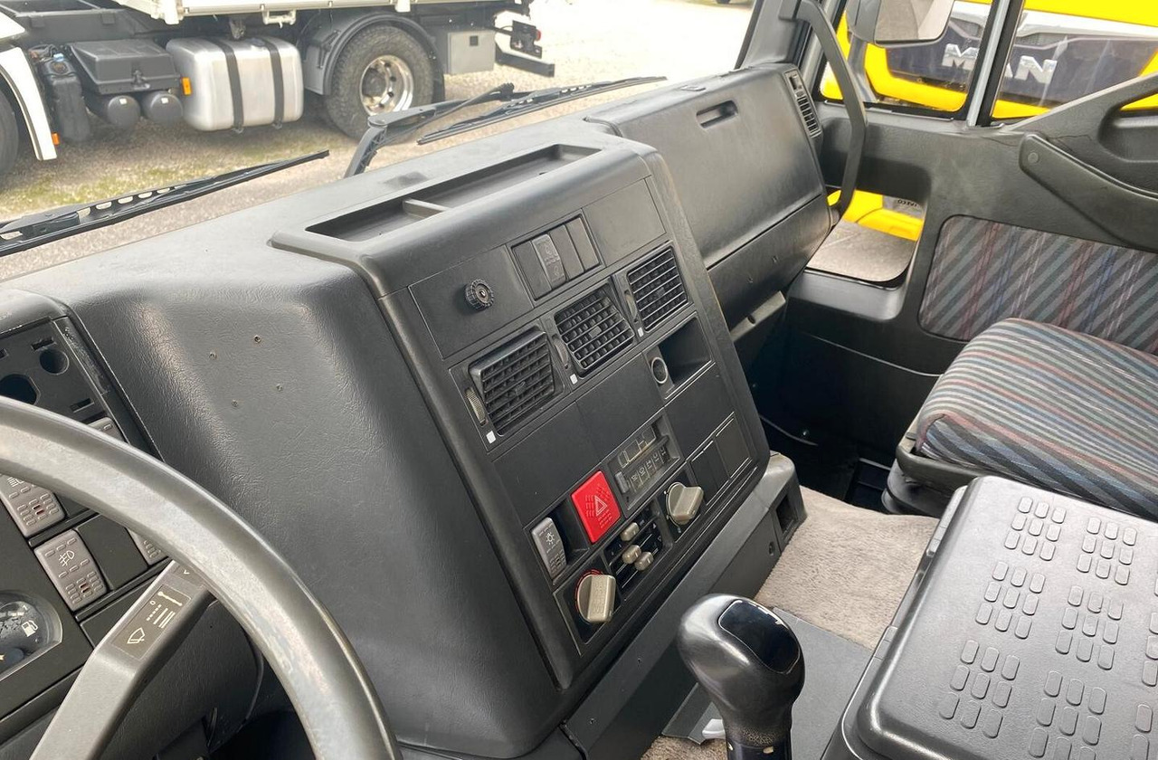 Leasing de  IVECO EUROTECH 440E38 RIBALTABILE TRILATERALE IVECO EUROTECH 440E38 RIBALTABILE TRILATERALE: foto 8