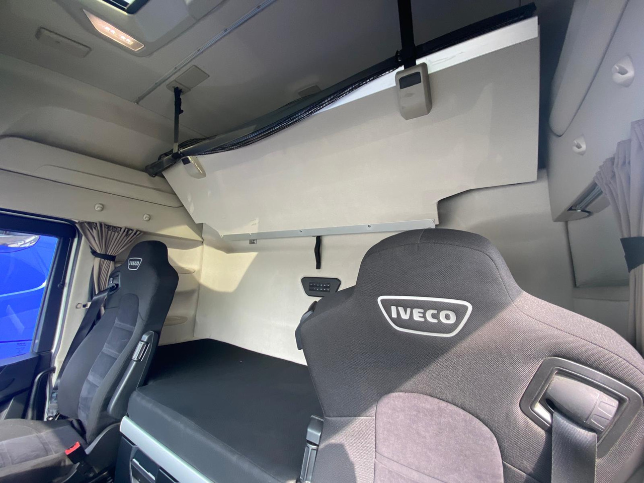 Camião polibenne IVECO S-WAY AS260S48: foto 15