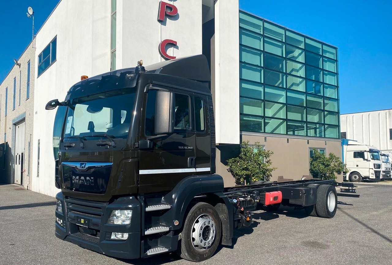 MAN TGS 16.360 MOTRICE 2 ASSI TELAIO 2019 - Camião chassi: foto 1 MAN TGS 16.360 MOTRICE 2 ASSI TELAIO 2019 - Camião chassi: foto 1