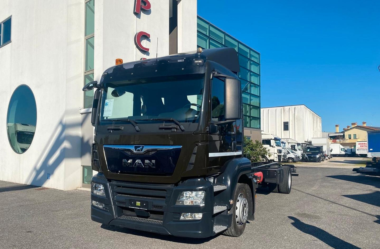 MAN TGS 16.360 MOTRICE 2 ASSI TELAIO 2019 - Camião chassi: foto 3 MAN TGS 16.360 MOTRICE 2 ASSI TELAIO 2019 - Camião chassi: foto 3