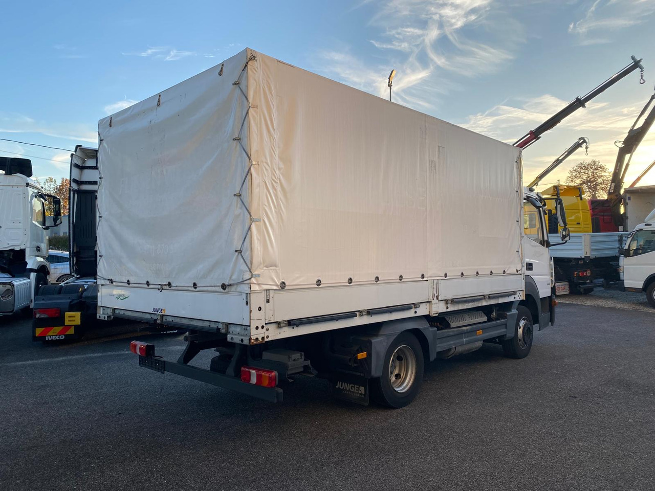 MERCEDES-BENZ 816 ATEGO - Camião de lona: foto 4 MERCEDES-BENZ 816 ATEGO - Camião de lona: foto 4