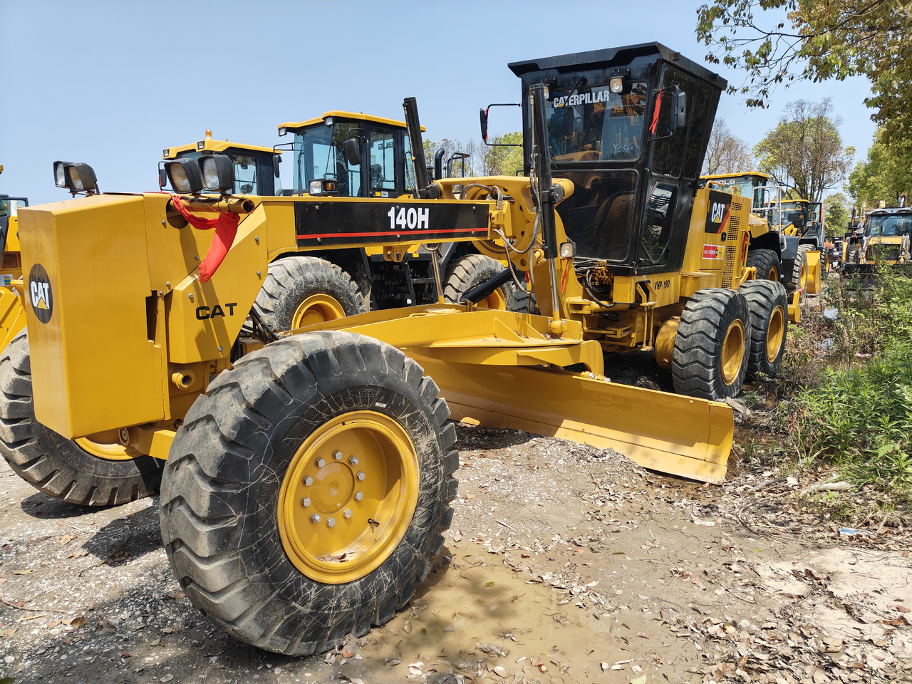 CATERPILLAR 140H construction machine good price in stock - Motoniveladora: foto 3 CATERPILLAR 140H construction machine good price in stock - Motoniveladora: foto 3