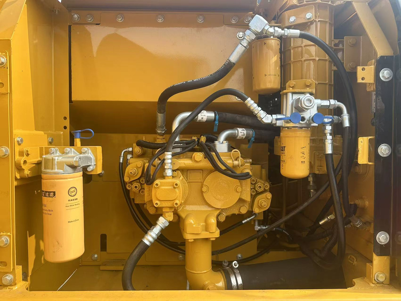 CATERPILLAR Used Digger CAT 323DL Construction Machinery Construction Digger Used CAT 323DL Cheap Excavator - Escavadora de rastos: foto 5 CATERPILLAR Used Digger CAT 323DL Construction Machinery Construction Digger Used CAT 323DL Cheap Excavator - Escavadora de rastos: foto 5