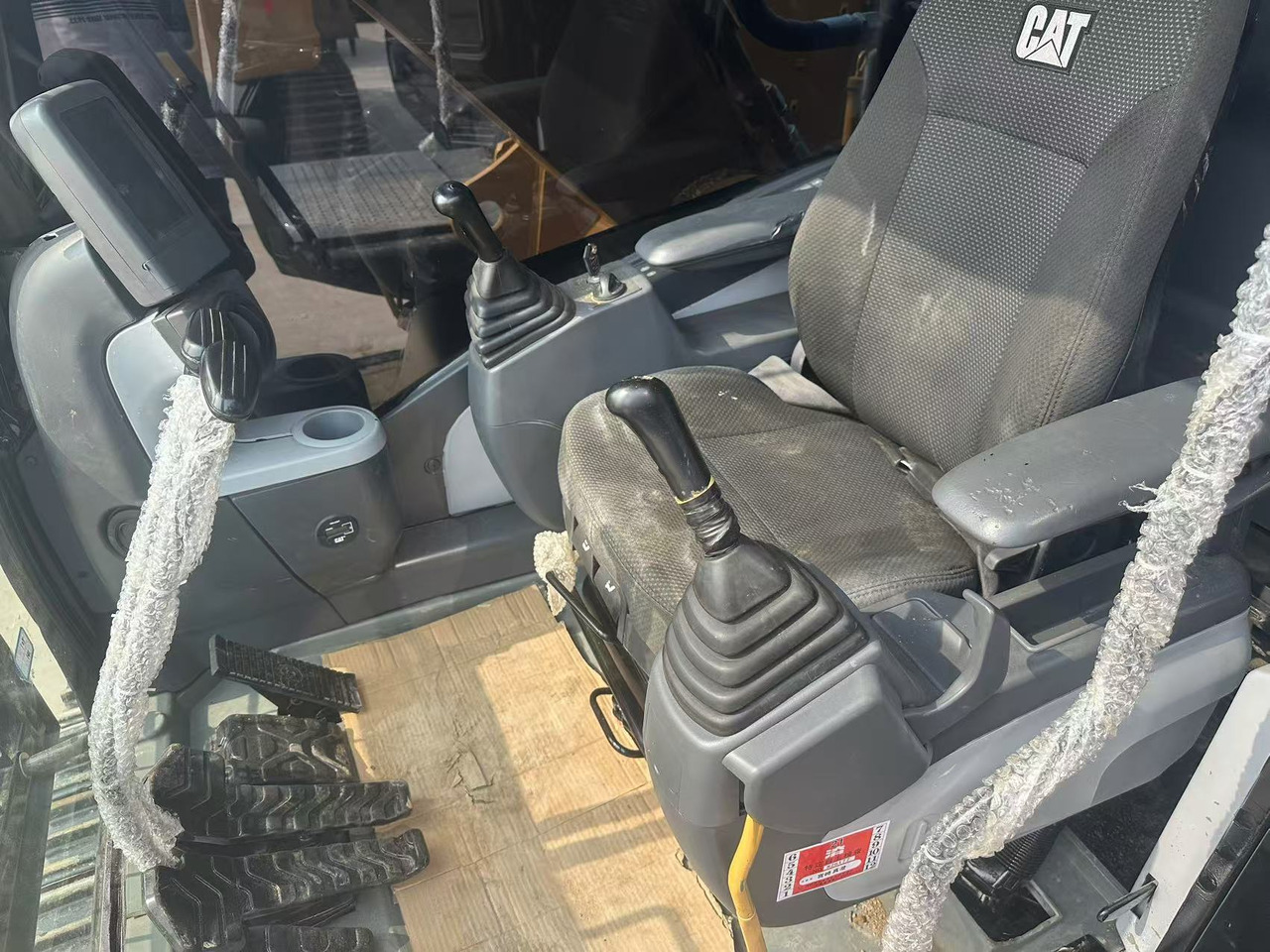 CATERPILLAR Used Digger CAT 323DL Construction Machinery Construction Digger Used CAT 323DL Cheap Excavator - Escavadora de rastos: foto 3 CATERPILLAR Used Digger CAT 323DL Construction Machinery Construction Digger Used CAT 323DL Cheap Excavator - Escavadora de rastos: foto 3