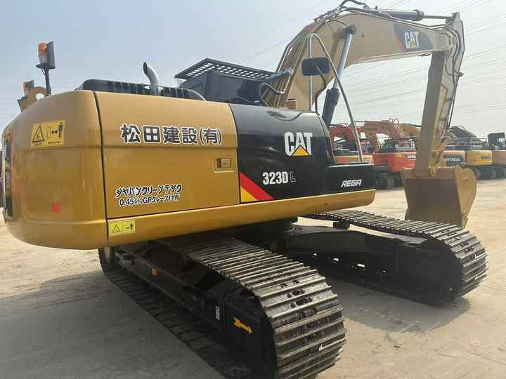 Certified Pre-Owned CAT 323DL | Heavy-Duty Excavator for Mining/ Construction - Price Negotiable! - Escavadora de rastos: foto 4 Certified Pre-Owned CAT 323DL | Heavy-Duty Excavator for Mining/ Construction - Price Negotiable! - Escavadora de rastos: foto 4