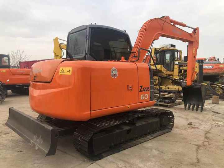 Cheap Price Hitachi ZX60 Used Excavator for Sale Used 6 Tons Hitachi Mini Excavator with Good Performance - Mini escavadeira: foto 4 Cheap Price Hitachi ZX60 Used Excavator for Sale Used 6 Tons Hitachi Mini Excavator with Good Performance - Mini escavadeira: foto 4