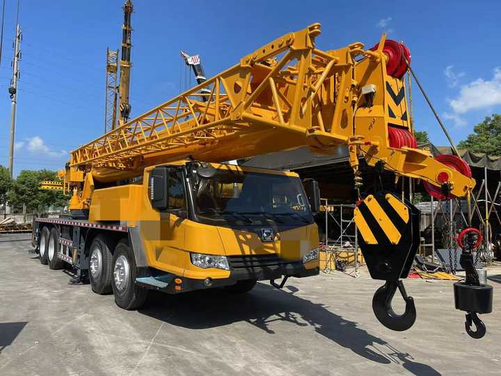 China Jiangsu Famous Brand 90%New 55TONS 70ton 100ton Mobile Used Truck Crane YQ55KC in Excellent Working Condition for Sale - Grua móvel: foto 3 China Jiangsu Famous Brand 90%New 55TONS 70ton 100ton Mobile Used Truck Crane YQ55KC in Excellent Working Condition for Sale - Grua móvel: foto 3