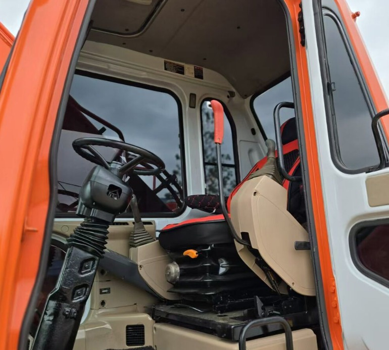 DOOSAN Good Condition Original Doosan DH150w-7 Wheel Excavator 15 Tons Used Doosan Dh150w-7 Excavator Used Wheel Excavator for Sale - Escavadeira de rodas: foto 3 DOOSAN Good Condition Original Doosan DH150w-7 Wheel Excavator 15 Tons Used Doosan Dh150w-7 Excavator Used Wheel Excavator for Sale - Escavadeira de rodas: foto 3