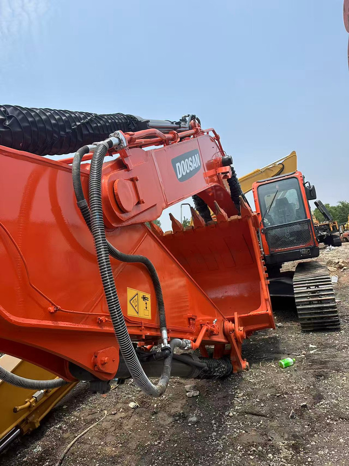 DOOSAN dx340 low working hours good price in stock for sale - Escavadora de rastos: foto 3 DOOSAN dx340 low working hours good price in stock for sale - Escavadora de rastos: foto 3