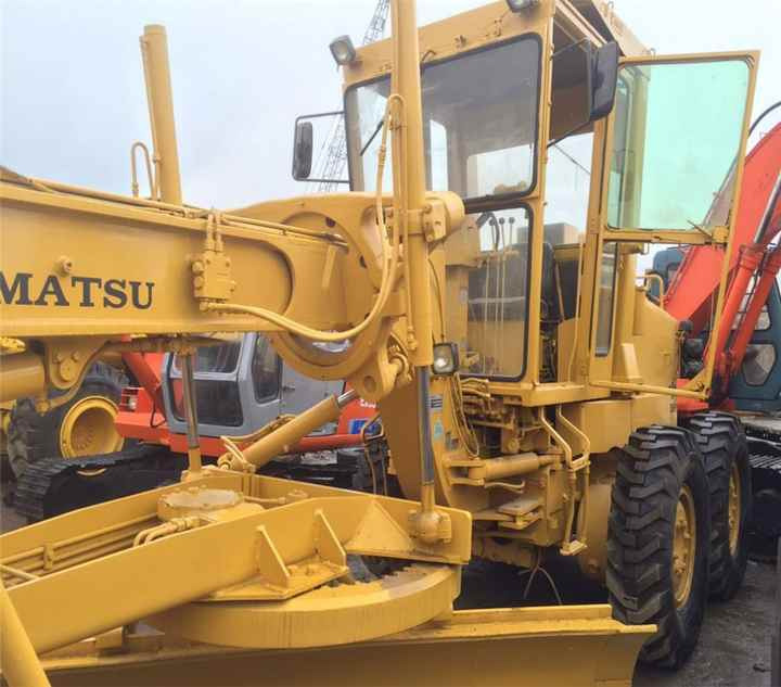 Japan Original Used Komatsu GD661A-1 Motor Grader GD661 in Condition - Motoniveladora: foto 5 Japan Original Used Komatsu GD661A-1 Motor Grader GD661 in Condition - Motoniveladora: foto 5