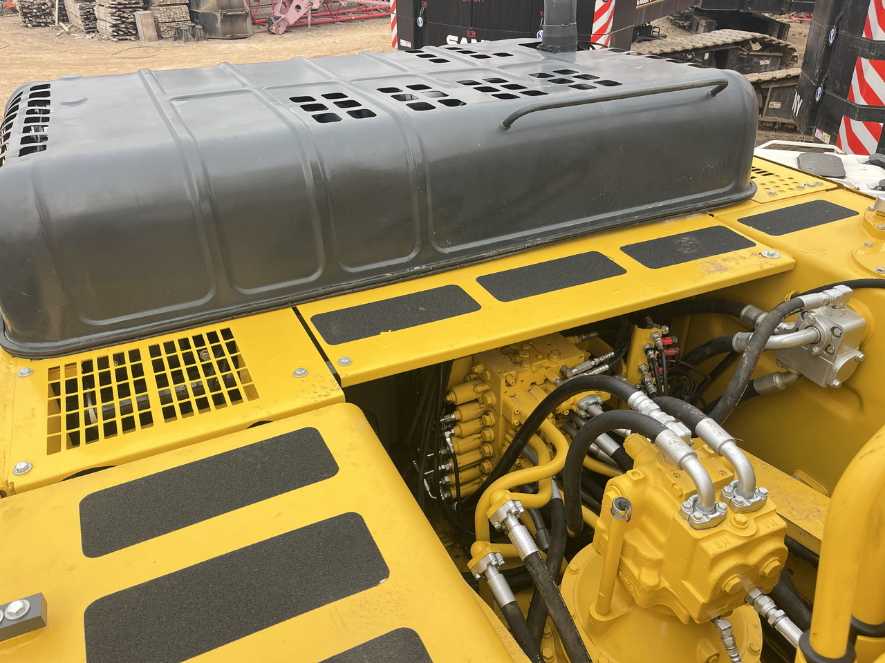 KOMATSU Crawler excavator Second-hand Excavator Komatsu PC 450-7for Sale-------Good Condition - Escavadora de rastos: foto 3 KOMATSU Crawler excavator Second-hand Excavator Komatsu PC 450-7for Sale-------Good Condition - Escavadora de rastos: foto 3