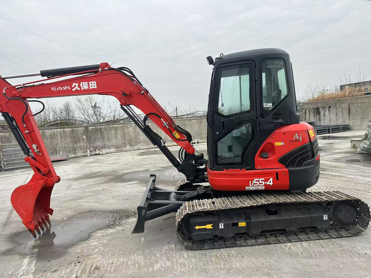 KUBOTA U55 - Mini escavadeira: foto 1 KUBOTA U55 - Mini escavadeira: foto 1
