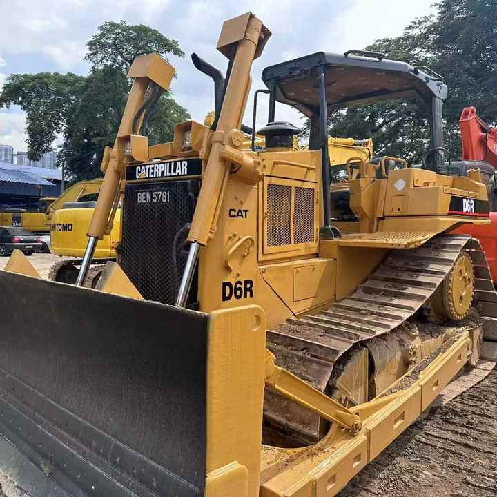 Original Caterpillar D6r Bulldozer Used Caterpillar D5 D6 D7 Bulldozer on Sale High Quality Caterpillar D6r Bulldozer - Buldôzer: foto 1 Original Caterpillar D6r Bulldozer Used Caterpillar D5 D6 D7 Bulldozer on Sale High Quality Caterpillar D6r Bulldozer - Buldôzer: foto 1