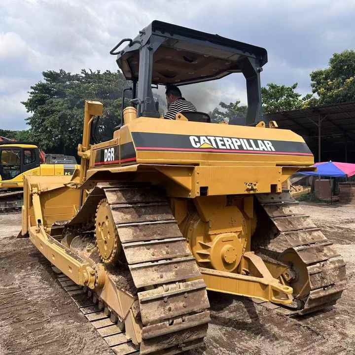 Original Caterpillar D6r Bulldozer Used Caterpillar D5 D6 D7 Bulldozer on Sale High Quality Caterpillar D6r Bulldozer - Buldôzer: foto 2 Original Caterpillar D6r Bulldozer Used Caterpillar D5 D6 D7 Bulldozer on Sale High Quality Caterpillar D6r Bulldozer - Buldôzer: foto 2