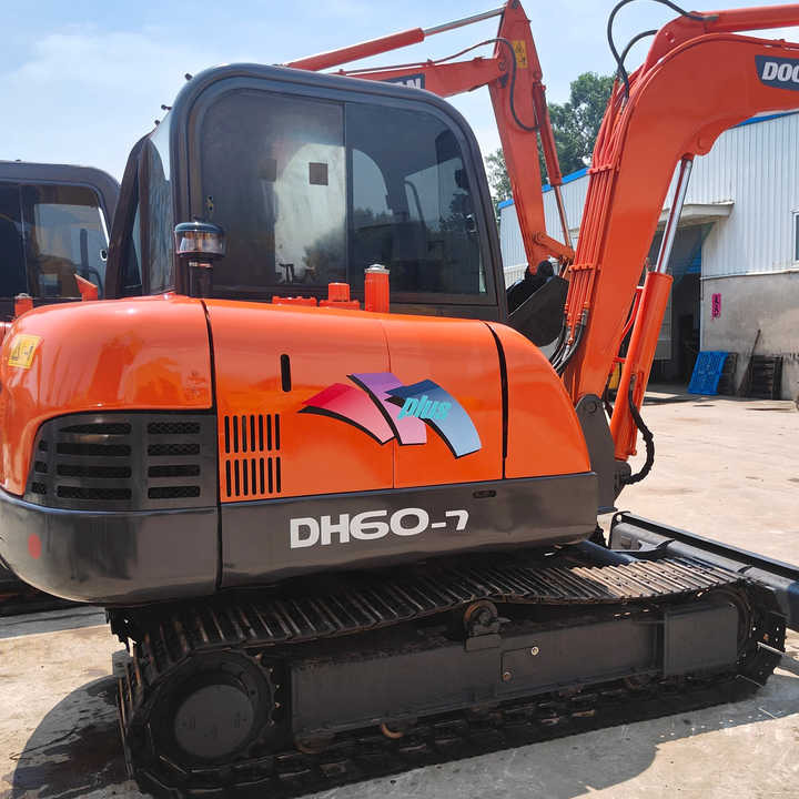 Original Second-hand Doosan DH60-7 Excavator Is in Good Condition Strong and Simple Maintenance - Escavadora de rastos: foto 2 Original Second-hand Doosan DH60-7 Excavator Is in Good Condition Strong and Simple Maintenance - Escavadora de rastos: foto 2