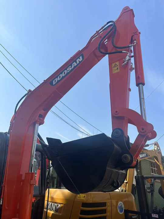Second Hand Doosan Dx-60 Excavator for Sale - Escavadora de rastos: foto 5 Second Hand Doosan Dx-60 Excavator for Sale - Escavadora de rastos: foto 5