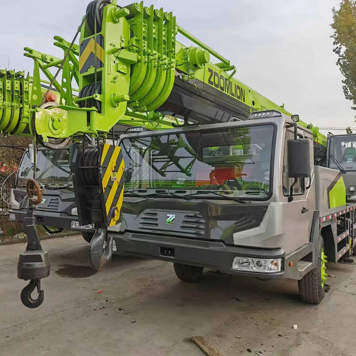 Second Hand ZOOMLION 25 Ton ZTC250V531 30 Ton ZTC300V532 70 Ton ZTC700H6 Hydraulmic Mobile Truck Crane on Sale - Grua móvel: foto 1 Second Hand ZOOMLION 25 Ton ZTC250V531 30 Ton ZTC300V532 70 Ton ZTC700H6 Hydraulmic Mobile Truck Crane on Sale - Grua móvel: foto 1