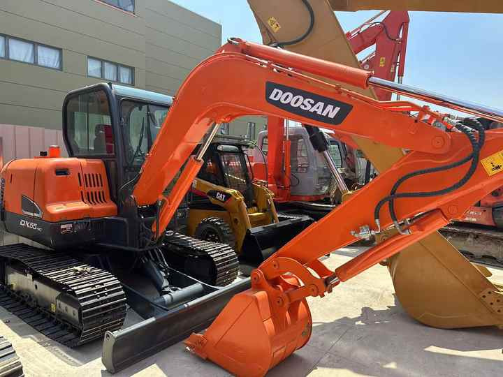 USED Doosan Dx55 Mini Excavator with Good Condition for Sale - Mini escavadeira: foto 4 USED Doosan Dx55 Mini Excavator with Good Condition for Sale - Mini escavadeira: foto 4