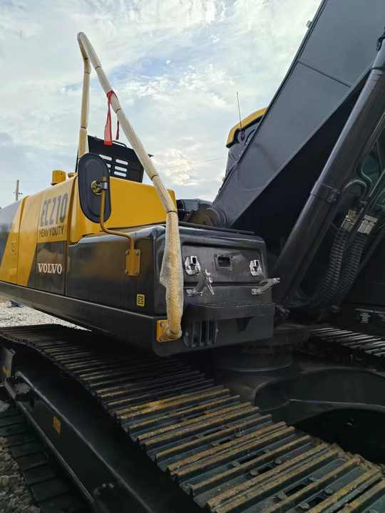 USED KOREA BRAND VOLVO EC210 EXCAVATOR for SALE - Escavadora de rastos: foto 4 USED KOREA BRAND VOLVO EC210 EXCAVATOR for SALE - Escavadora de rastos: foto 4