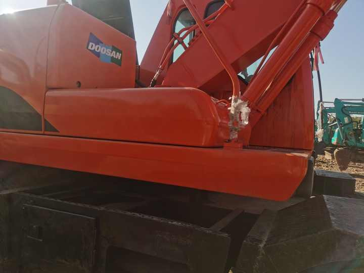 Used Digger Doosan Dh150w-7 Construction Machinery Construction Digger Used Doosan Dh150w-7 Cheap Excavator - Escavadeira de rodas: foto 5 Used Digger Doosan Dh150w-7 Construction Machinery Construction Digger Used Doosan Dh150w-7 Cheap Excavator - Escavadeira de rodas: foto 5