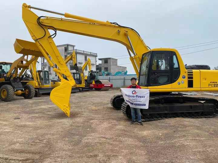 Used Good Quality Japan Original PC220-6 in Good Condition PC220-6 Komatsu - Escavadora de rastos: foto 2 Used Good Quality Japan Original PC220-6 in Good Condition PC220-6 Komatsu - Escavadora de rastos: foto 2
